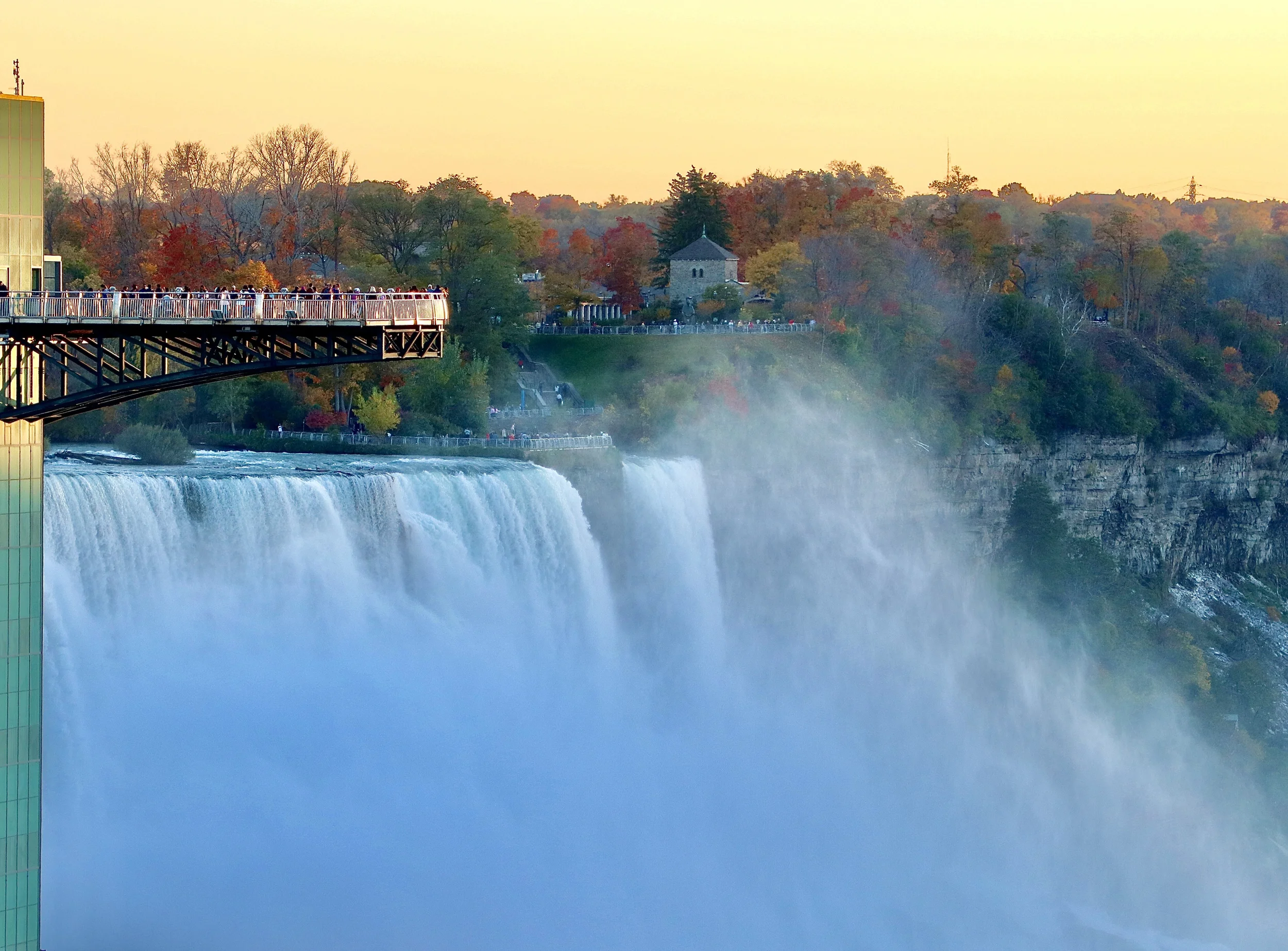 Niagara Falls State Park in fall 